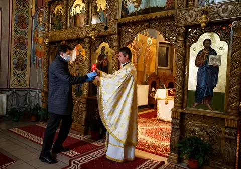 “La acest moment, nu există soluţii”, spune Raed Arafat despre reluarea slujbelor în interiorul bisericilor