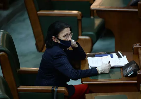 Adriana Nedelea LA FIX | Ecaterina Andronescu explică de ce a votat pentru interzicerea în școli a discuțiilor privind identitatea de gen