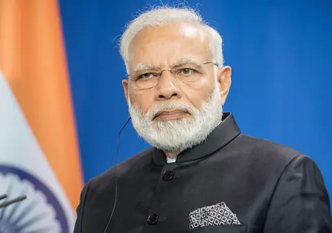 Premierul Indiei recomandă yoga împotriva coronavirusului. “Poate acţiona ca un scut protector”