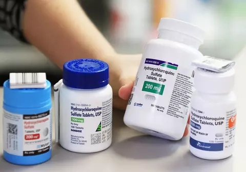 Zeci de lucrări semnate de expertul care a realizat studiul controversat privind hidroxiclorochina sunt revizuite. Cariera acestuia, sub semnul întrebării