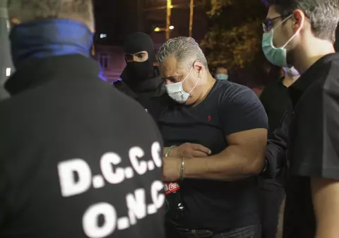 Românul considerat „cel mai mare falsificator de bancnote de plastic din lume” a fost trimis în judecată. Prejudiciul depășește două milioane de lei