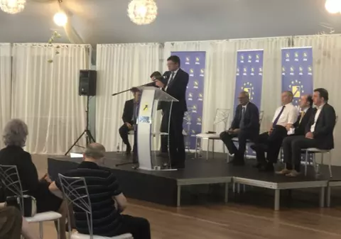 VIDEO | Ministrul Costel Alexe, filmat la o ședință într-un cort cu 100 de liberali, fără măști și fără distanțare socială. Reacția PNL Iași