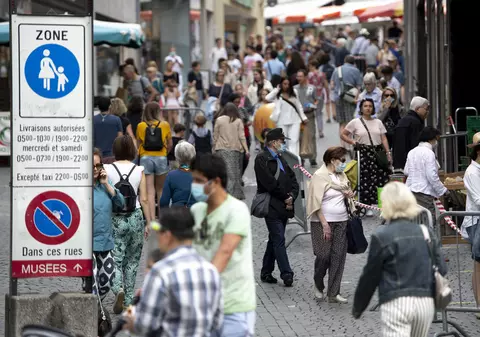 STUDIU. Purtarea măștilor pe scară largă ar putea contribui la prevenirea unui al doilea val de COVID-19