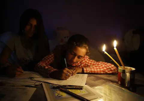 Cu ce ajută o evaluare standardizată, dacă știm că nu toți copiii pleacă cu aceeași șansă?