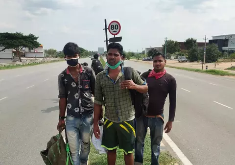 Călătoria incredibilă a unui bărbat din India: a mers pe jos și cu autostopul 2.000 de kilometri în 10 zile ca să ajungă acasă, după ce a rămas șomer