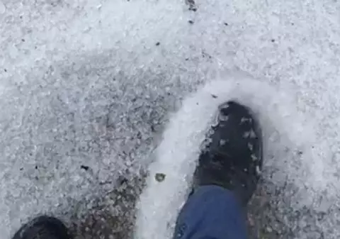 Cod roșu de grindină în mai multe localități. Întreaga țară, vizată de o atenționare meteo