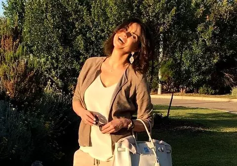 Ramona Bădescu, primele declarații despre bărbatul care a făcut-o mamă la 50 de ani. Motivul pentru care păstrează misterul în privința lui