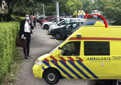 Ambulanța spitalului din Câmpina, folosită ca „taxi” de jurista instituției. Manager: „Nu puteam să o trimitem pe ploile astea pe jos”