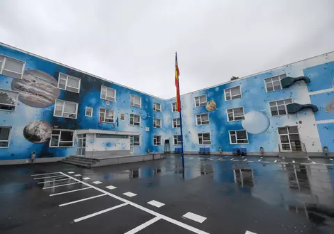 O fotografie cu Şcoala Gimnazială nr. 194 din Bucureşti a apărut la “Cele mai bune imagini ale săptămânii” în prestigiosul Washington Post. Directoarea: "S-a lucrat mai mult noaptea"