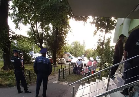 O femeie bolnavă de cancer s-a aruncat de la etajul 6 al Spitalului Județean din Timișoara, în timp ce aștepta rezultatul testului COVID-19