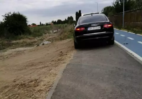 VIDEO | Șofer inconștient din Arad, filmat printre pietoni și cărucioare cu copii
