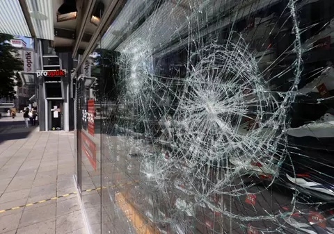 Revolte și jafuri la Stuttgart. ”Situația a scăpat complet de sub control”