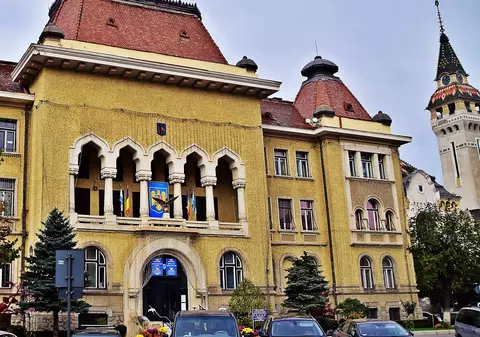 Primăria Tg. Mureș la un pas să renunțe la o casă de patrimoniu ca să primească la schimb un ansamblu de clădiri de la Consiliul Reformat