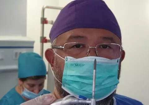 Ucis de virus. Un renumit doctor stomatolog din România, infectat cu coronavirus a murit. Medicul era internat la Colentina