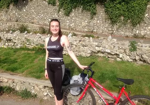 Tânără pasionată de fitness, găsită moartă după ce a băut alcool pe stomacul gol