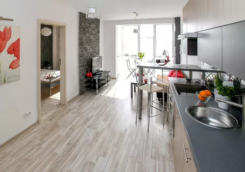 Apartament în bloc nou sau casă pe pământ? Avantaje, dezavantaje și lucruri la care să fii atent (PUBLICITATE)