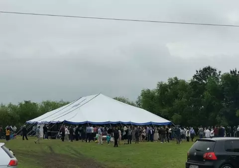 Botez cu 200 de oameni, întrerupt de polițiști și jandarmi, în Timiș