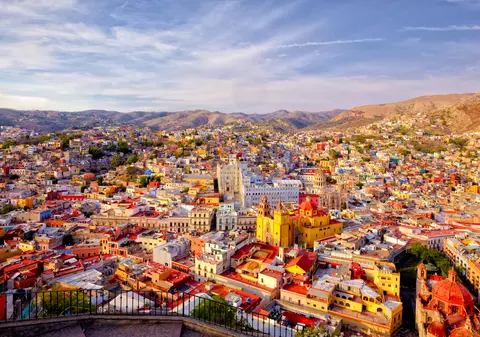 Cele mai colorate orașe din lume - locuri vopsite în culori vibrante