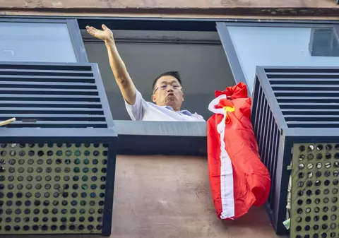 Chinezii au coborât drapelul american de pe consulatul SUA din Chengdu