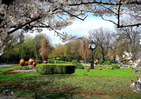 Festivalul ”Bucureştii lui Caragiale” începe sâmbătă, în Parcul Cişmigiu. Peste 30 de spectacole, în două luni