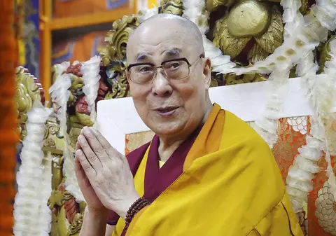 Dalai Lama a împlinit 85 de ani. Liderul spiritual tibetan a lansat un album muzical cu mantre şi învăţături