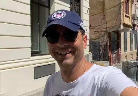 Dan Negru, atacat cu pietre în Centrul Vechi din Bucureşti: "Ne-am trezit ciuruiţi"