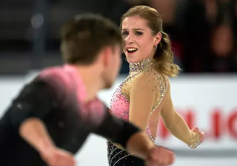 O patinatoare olimpică din Rusia a murit la 20 de ani, după ce a căzut de la fereastră