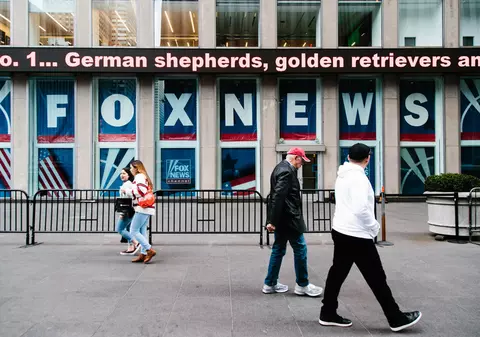 O vedetă a postului Fox News, concediată pentru comportament sexual inadecvat