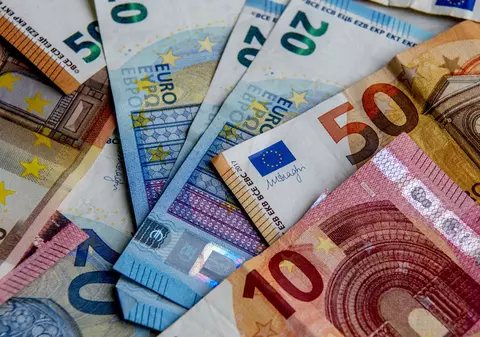 Două îngrijitoare românce au primit moștenire peste un milion de euro de la italianul bogat pe care l-au îngrijit. Ce au făcut rudele bărbatului