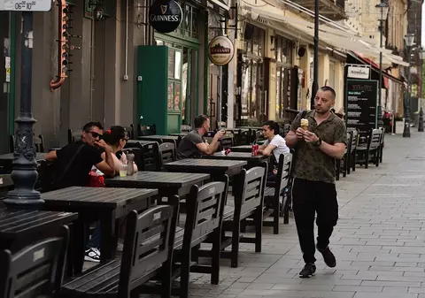 Noi reguli pentru terase și baruri, de la 1 august