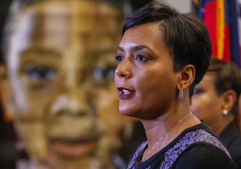 Primăriţa oraşului american Atlanta, depistată pozitiv la COVID-19. “Sunt în stare de şoc”