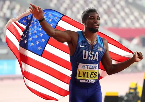 VIDEO  | Atletul Noah Lyles a crezut că a stabilit un nou record mondial, dar s-a înșelat. Distanța alergată nu a fost cea regulamentară