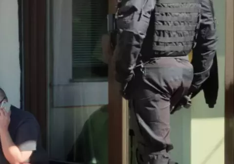 VIDEO| Descinderi la Timișoara. Arme de foc, fabricate cu ajutorul unei imprimante 3D, descoperite în casa unui irakian