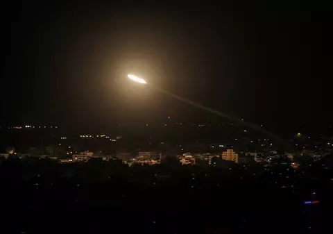 Atacuri cu rachete, atribuite Israelului, asupra unor poziții militare de la periferia Damascului. Mai mulți soldați sirieni au fost răniți