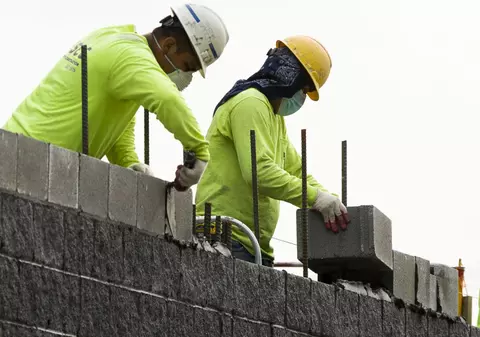 Numărul locurilor de muncă din SUA a crescut neașteptat în iunie, cu 4,8 milioane, dar economia are încă de suferit