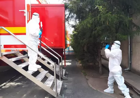 Mărturia unui jurnalist TVR care a filmat bolnavi de COVID-19 într-o secție ATI. ”Simți cum plutește moartea”