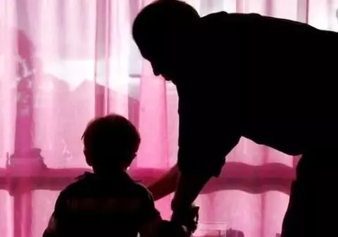 Un băiat de 10 ani din Iași, agresat sexual de doi colegi de clasă. Poliția a deschis o anchetă