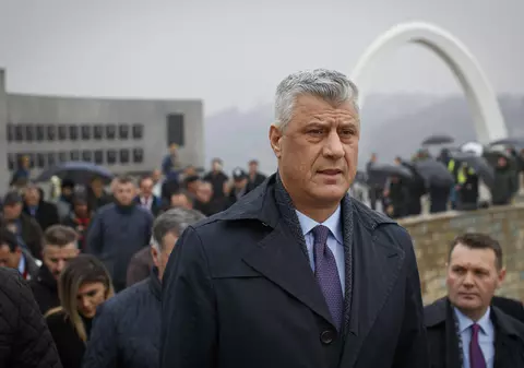 Președintele provinciei Kosovo, Hashim Thaci, s-a întâlnit cu procurorii, care îl acuză de crime de război
