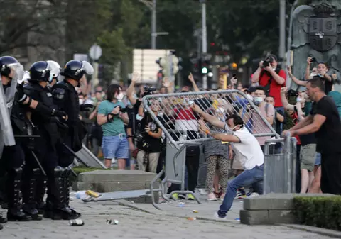 Serbia în criza Covid-19: o Românie pe steroizi. Unde poate duce lipsa oricărui consens pentru calea de urmat