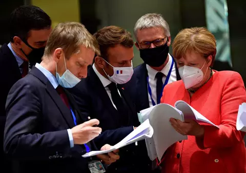 Liderii UE au ajuns la un acord privind planul de relansare economică de 750  miliarde de euro. Macron: “Este o zi istorică”