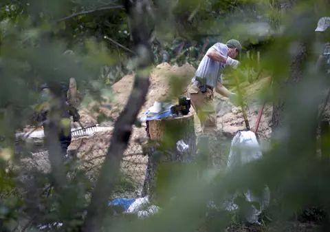 Acțiune de căutare a britanicei Maddie McCann, dispărută în 2007. Excavatoarele sapă într-o curte din Hannovra