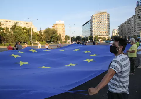 Protest simbolic în Piaţa Victoriei, la doi ani de la violențele înregistrate la “mitingul diasporei” din 10 august. “Vinovații să plătească”