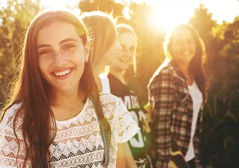 Adolescenţii români, mai fericiți decât cei din Finlanda sau Spania. Tinerii britanici, pe ultimul loc din cauza fricii de eşec