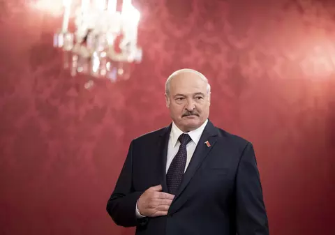 Sovietizare, represiune și săruturi pentru Moscova: cum a supraviețuit Aleksandr Lukașenko timp de 26 de ani la cârma Belarusului