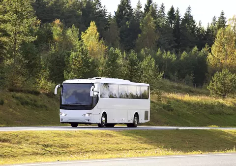 Cea mai lungă cursă cu autocarul: 18 țări, 70 de zile și 20.000 de kilometri parcurși. Cât costă călătoria