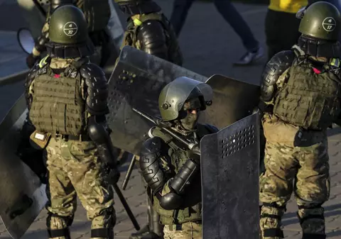 Un tânăr plecat din Belarus transmite revolta în direct pe Twitter: ”Singurul mod al lui Lukașenko de a rezista ar fi transformarea țării într-o dictatură militară”