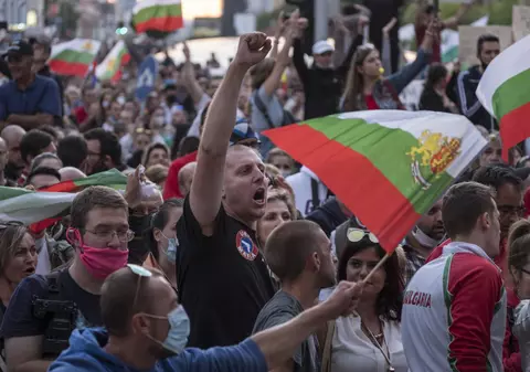 O lună de manifestații anticorupție care au zguduit Bulgaria: principalele partide rămân fără sprijin, dar nimeni nu știe cine ar trebui să le înlocuiască