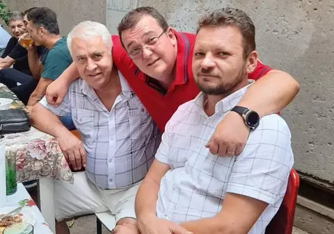 VIDEO | Petrecere cu băutură și manele într-o curte a STB. Nici urmă de măsuri sanitare