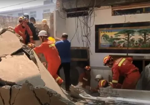 VIDEO | Cel puțin 29 de oameni au murit în China, după ce un restaurant s-a prăbușit în timp ce un bătrân își serba ziua de naștere