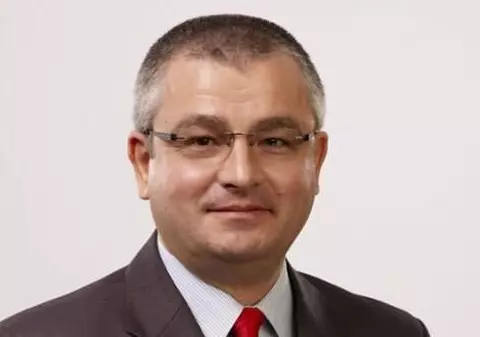 Un fost senator și secretar de stat în Ministerul Apărării a murit de COVID-19, la 51 de ani
